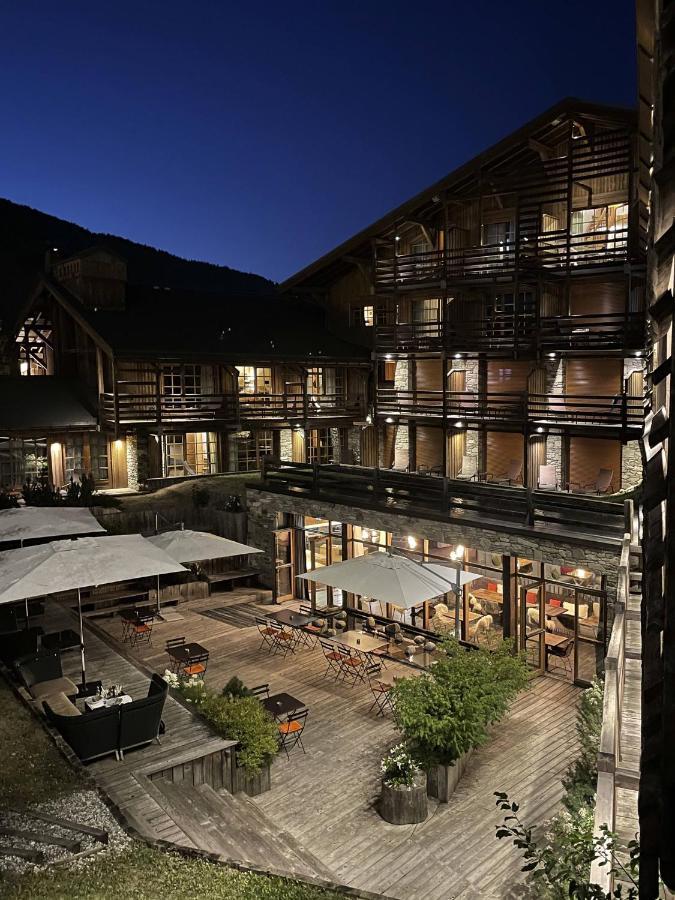 M De Megeve Hotel Exterior photo